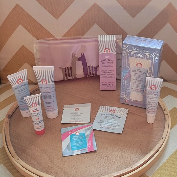 First Aid Beauty Skincare First Aid Beauty Set Wfun Motif Zip Top